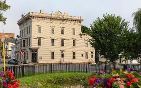 Stewart House Hotel